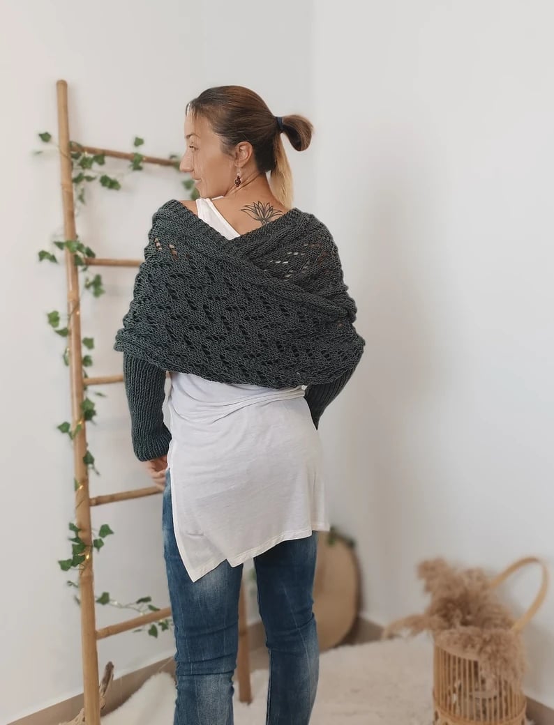 💥Buy 2 Get 10% Off💥Women’s Knitted Cut-Out Shawl Poncho Wrap-8